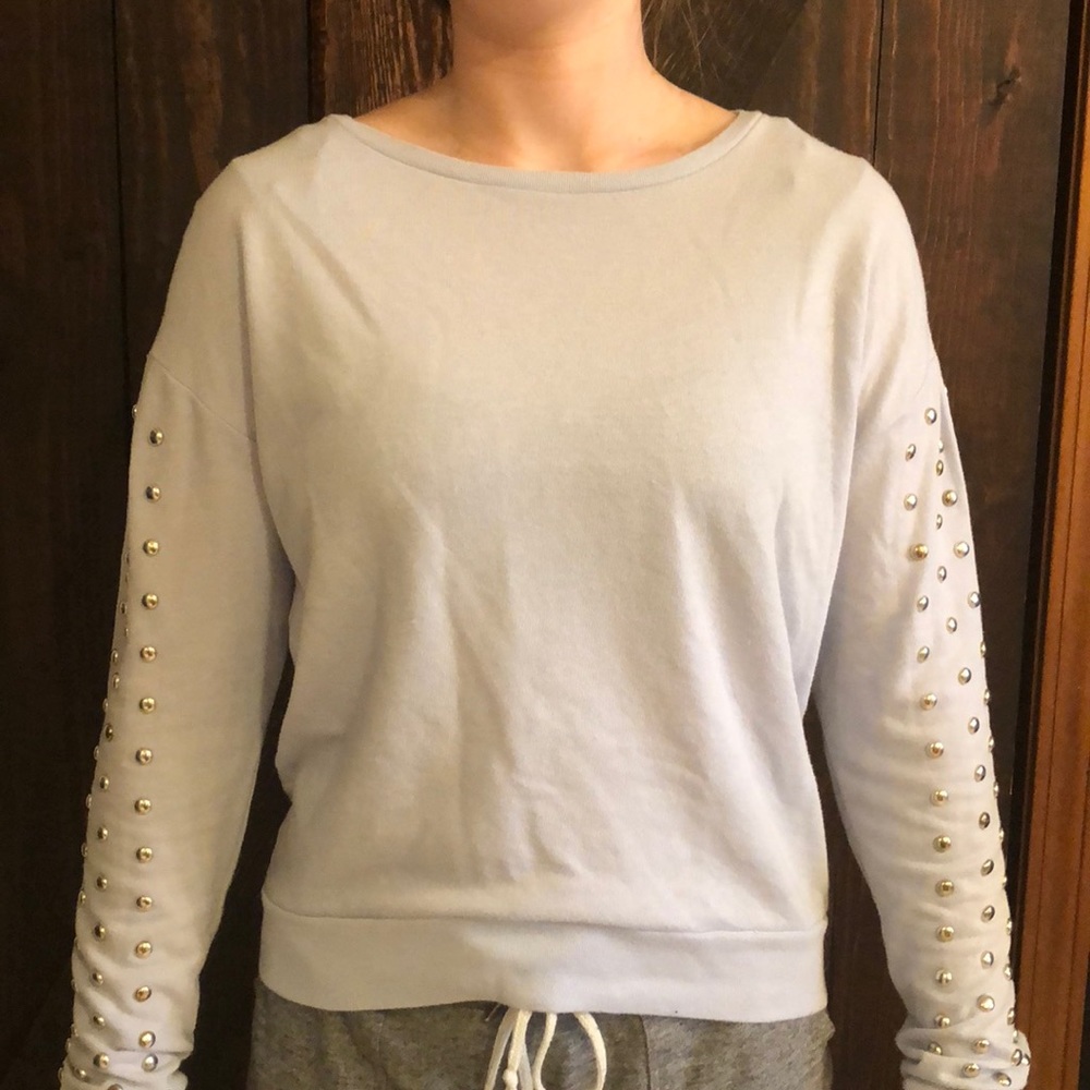 Women XS long studded sleeve crew neck sweatshirt